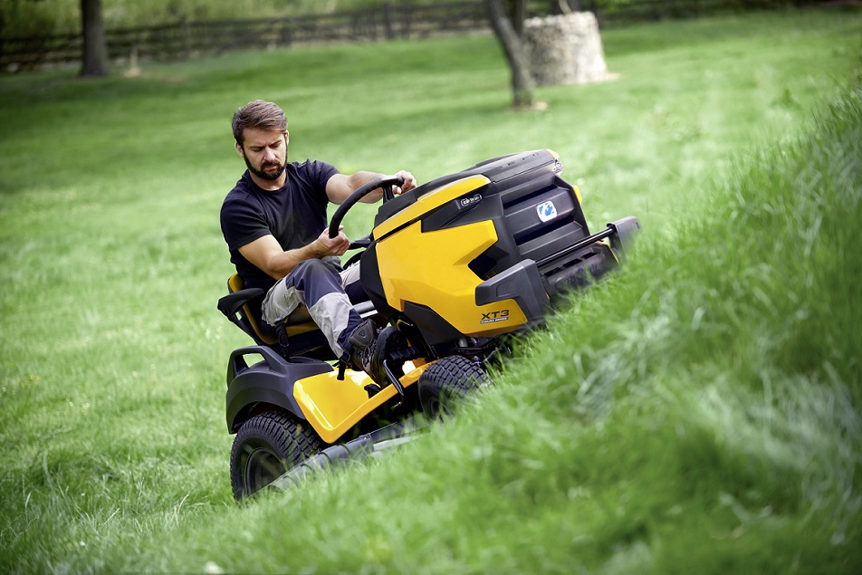 Cub Cadet fűnyíró traktorok: XT2 PS107 és a Cub Cadet XZ5 L127